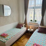 Hostel Happy8 *