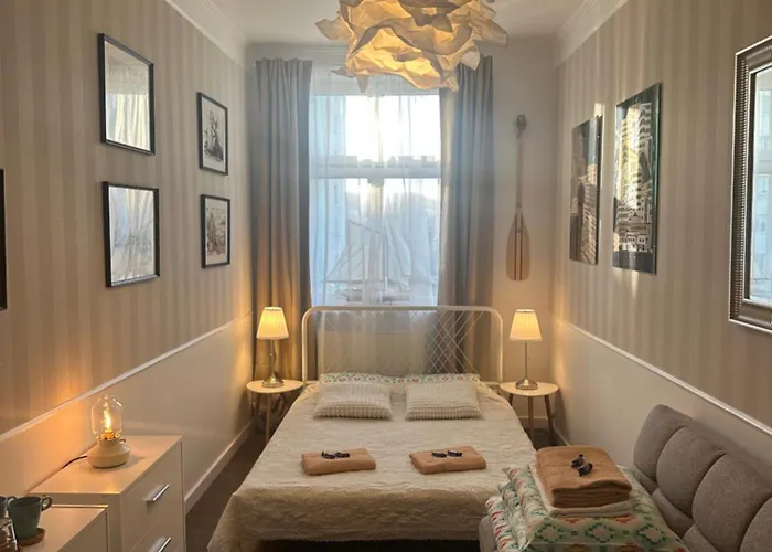 Happy8 بيت شباب غدينيا