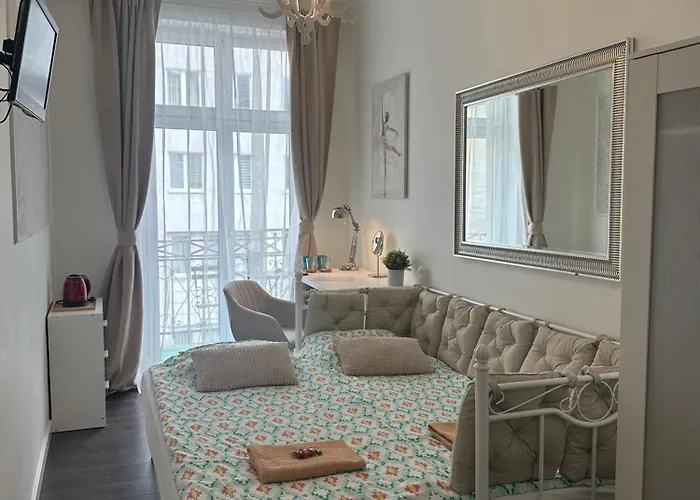 بيت شباب Happy8