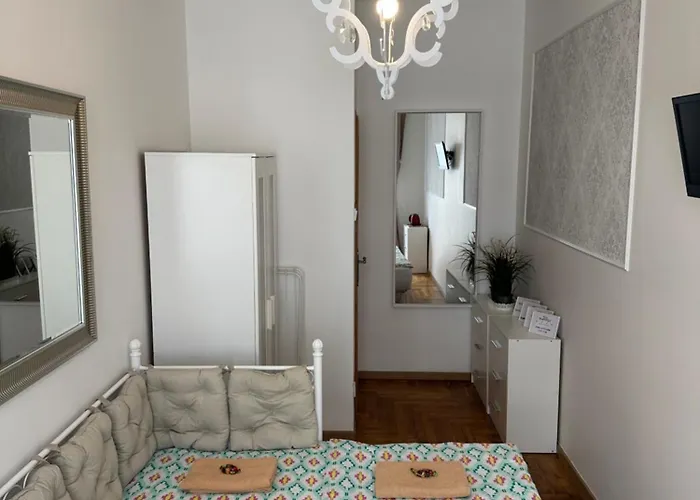 بيت شباب Happy8