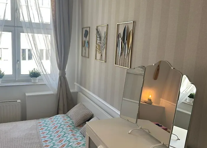 بيت شباب Happy8