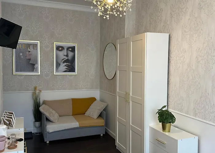 بيت شباب Happy8 *