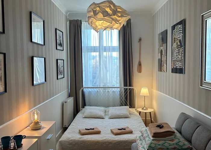 بيت شباب Happy8 *