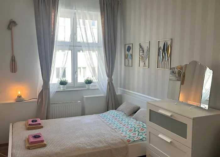 بيت شباب Happy8 غدينيا