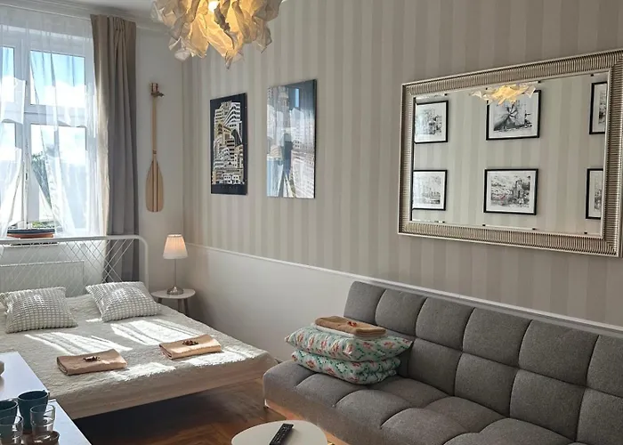 بيت شباب Happy8