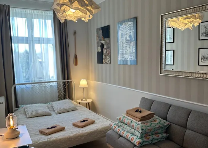 Happy8 بيت شباب غدينيا